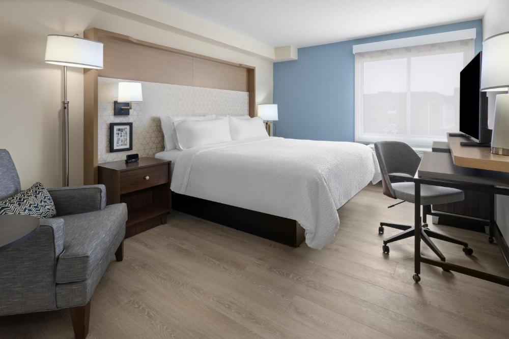 Holiday Inn & Suites Richmond West End by IHG