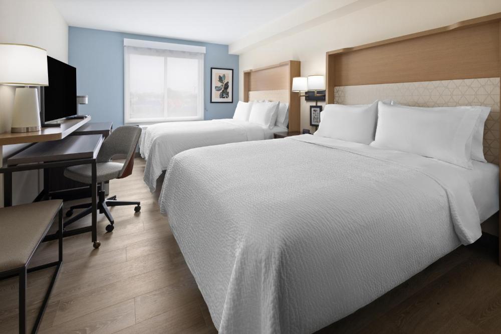Standard Room with Two Queen Beds interior